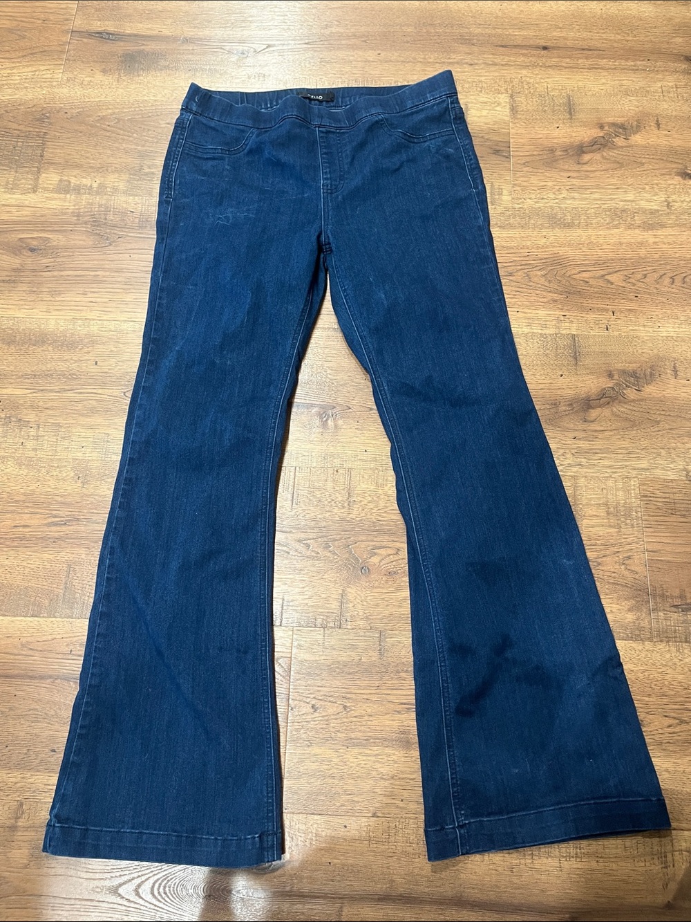 Cello jeans. Size large. GUC.